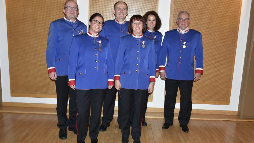 Die Geehrten mit unserem Obmann